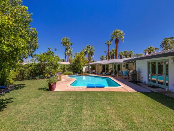 Palm Springs Home 984158