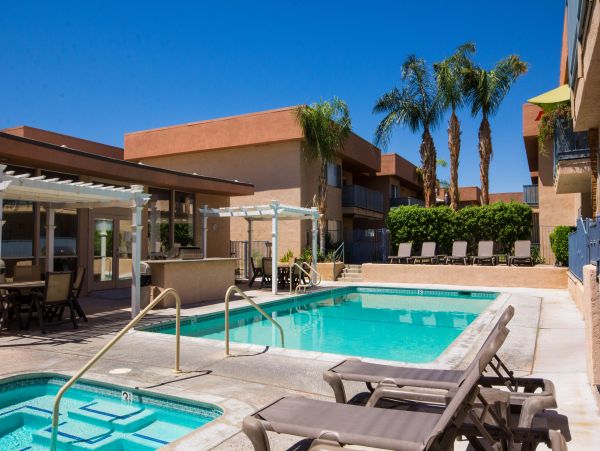 Palm Springs Home 984159