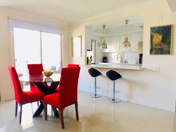Palm Springs Home 984159