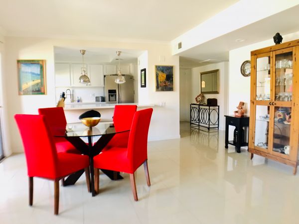 Palm Springs Home 984159