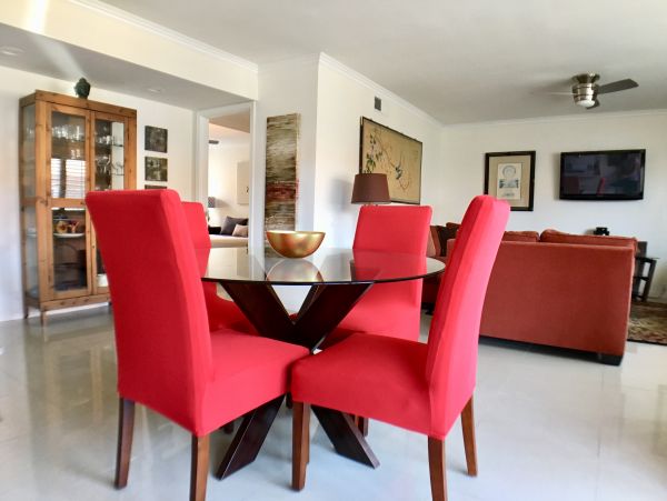 Palm Springs Home 984159
