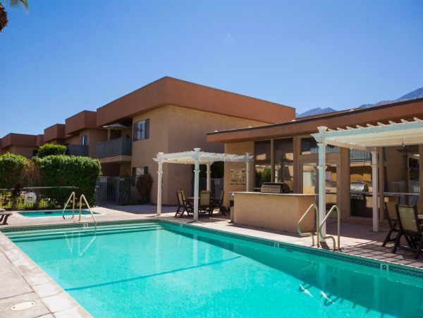Palm Springs Home 984159