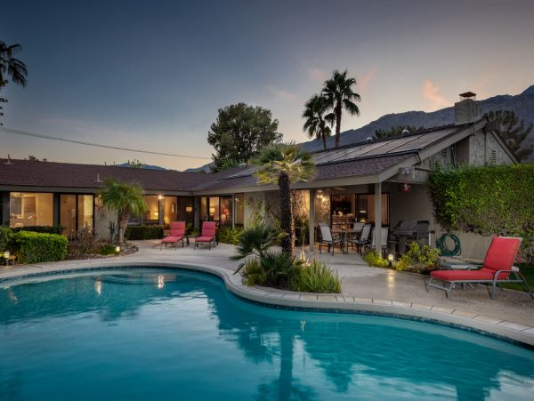 Palm Springs Home 984160