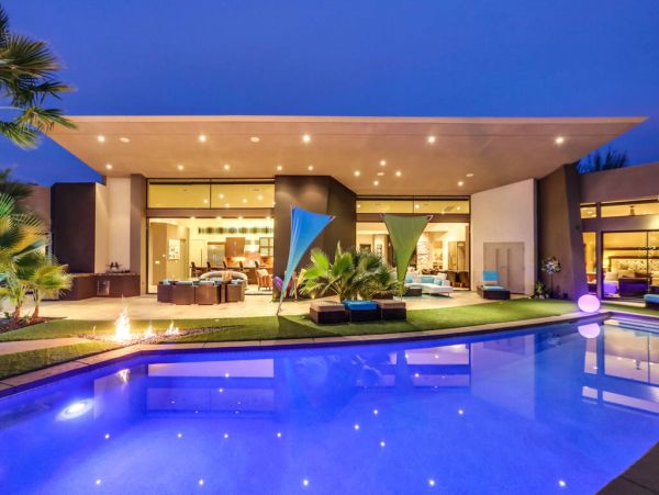 Palm Springs Home 984161