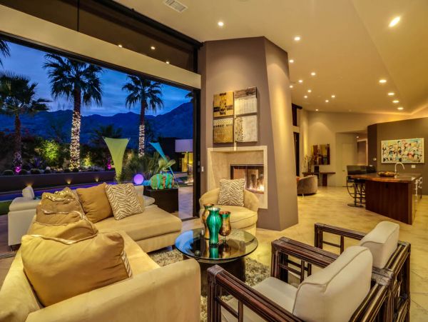 Palm Springs Home 984161