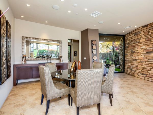 Palm Springs Home 984161