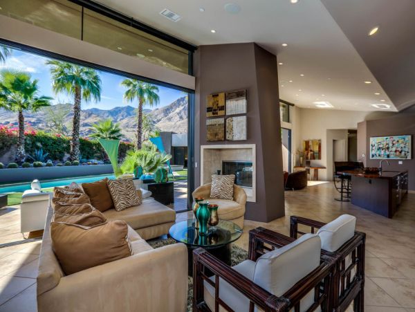 Palm Springs Home 984161