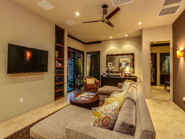 Palm Springs Home 984161