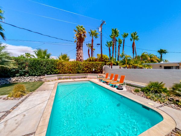 Palm Springs Home 984162