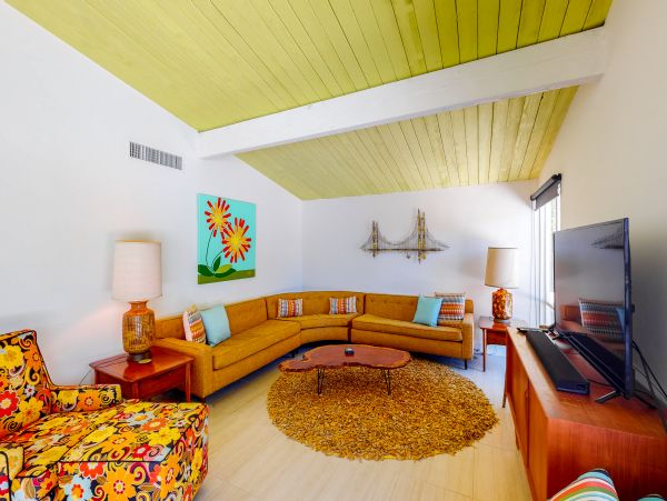 Palm Springs Home 984162