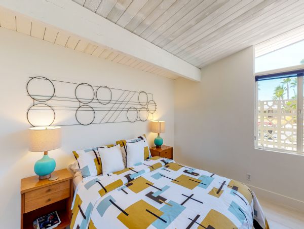 Palm Springs Home 984162