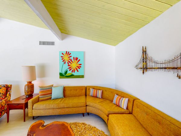 Palm Springs Home 984162