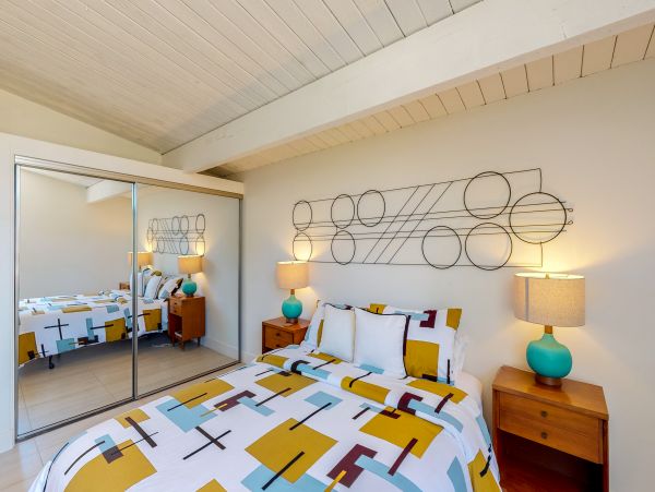 Palm Springs Home 984162