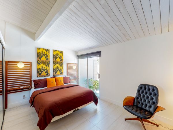 Palm Springs Home 984162