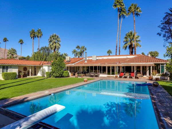 Palm Springs Home 984163