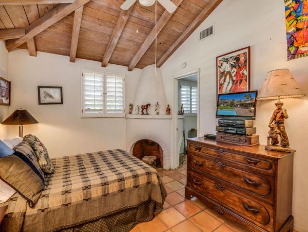 Palm Springs Home 984163