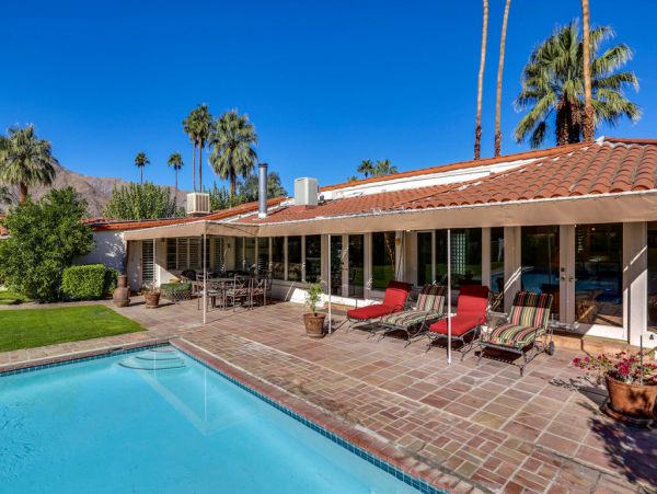 Palm Springs Home 984163