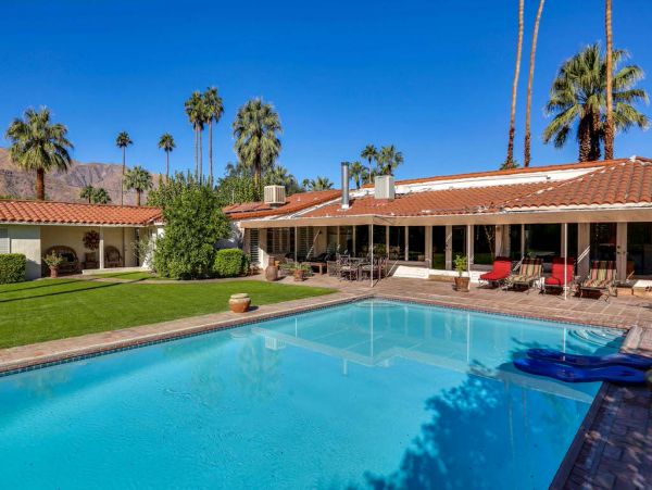 Palm Springs Home 984163