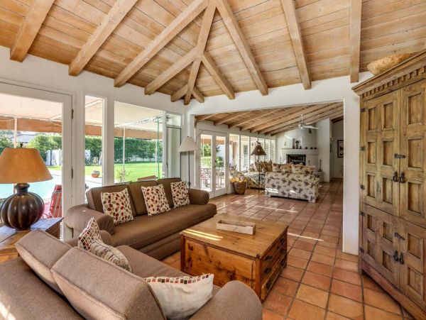 Palm Springs Home 984163