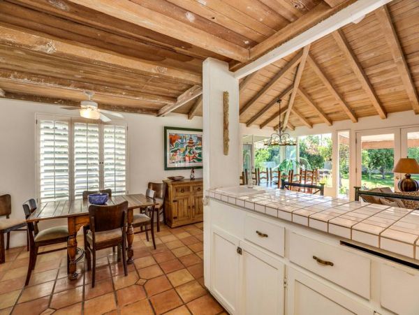 Palm Springs Home 984163