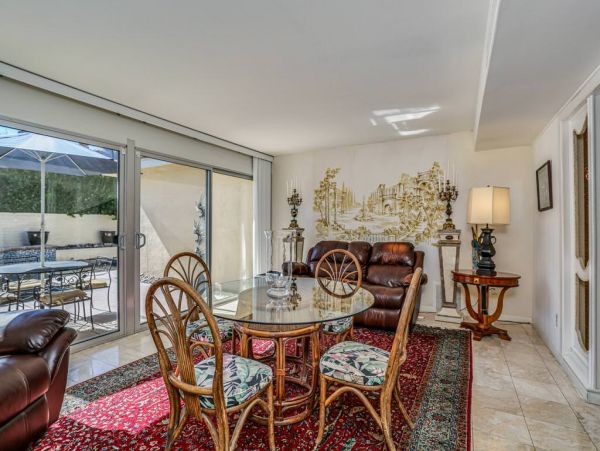 Palm Springs Home 984164