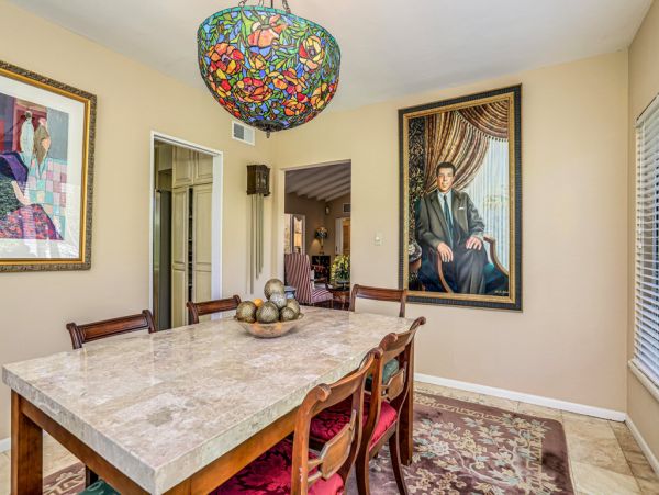 Palm Springs Home 984164