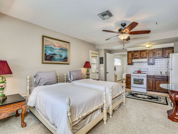 Palm Springs Home 984164