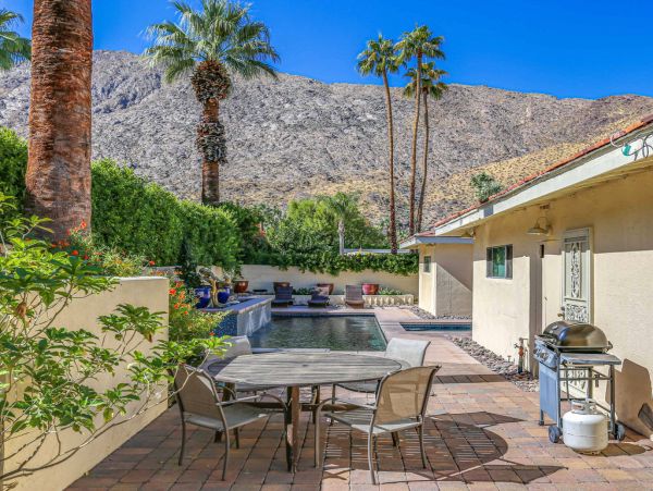 Palm Springs Home 984164