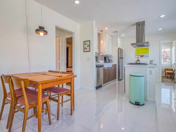 Palm Springs Home 984165