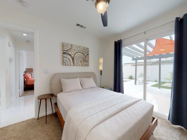 Palm Springs Home 984165