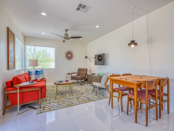 Palm Springs Home 984165