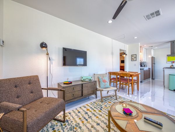 Palm Springs Home 984165