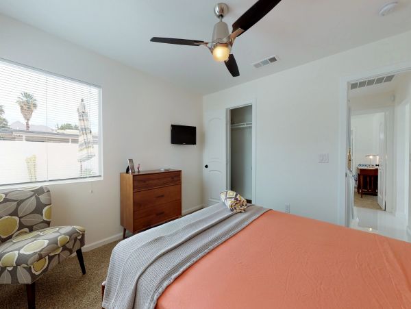 Palm Springs Home 984165