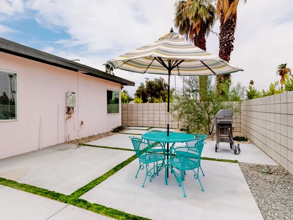Palm Springs Home 984165