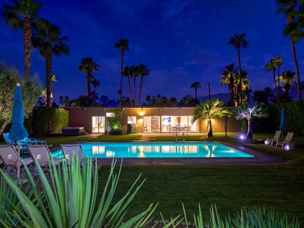 Palm Springs Home 984166