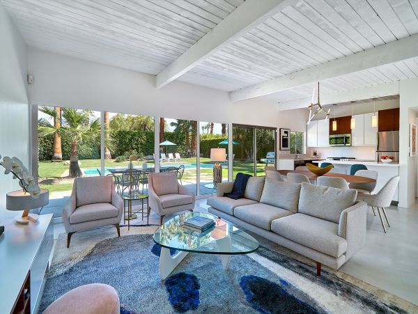 Palm Springs Home 984166