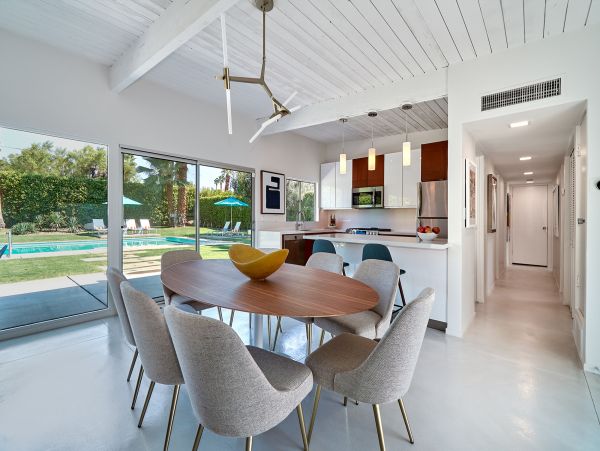 Palm Springs Home 984166