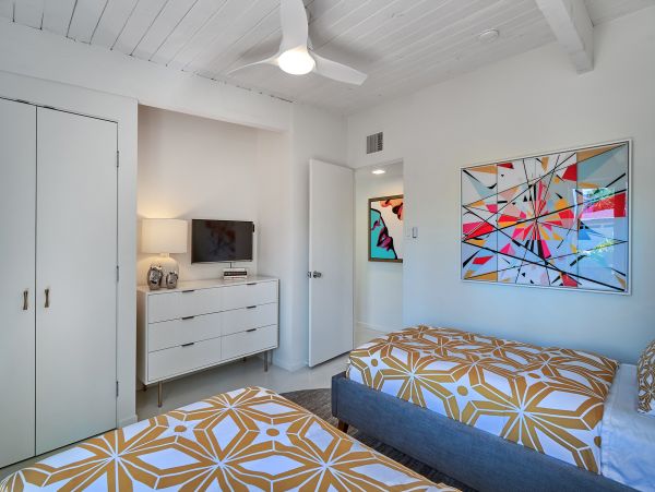 Palm Springs Home 984166