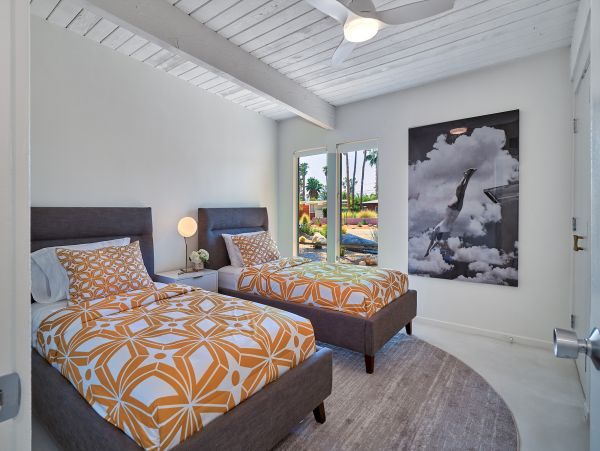 Palm Springs Home 984166