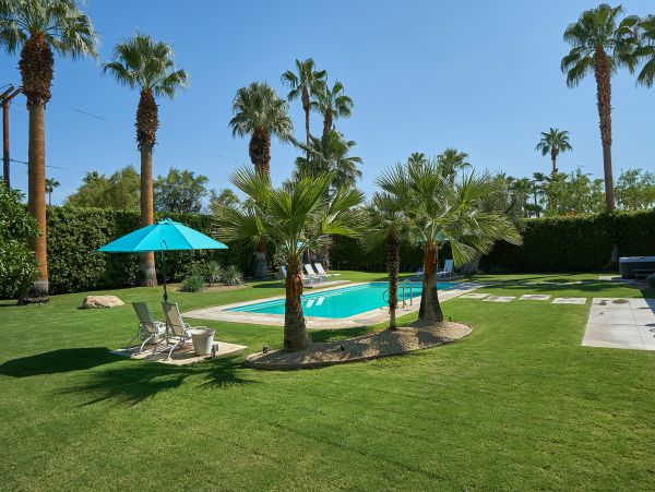 Palm Springs Home 984166