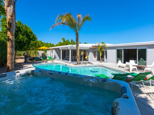 Palm Springs Home 984167