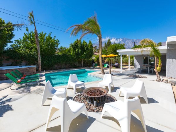 Palm Springs Home 984167