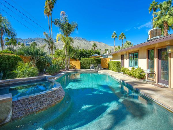 Palm Springs Home 984168