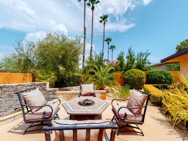 Palm Springs Home 984168