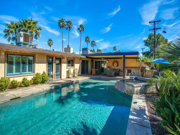 Palm Springs Home 984168
