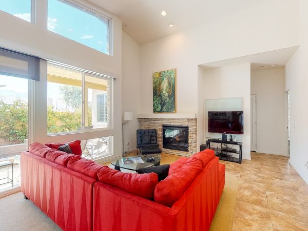 Palm Springs Home 984169