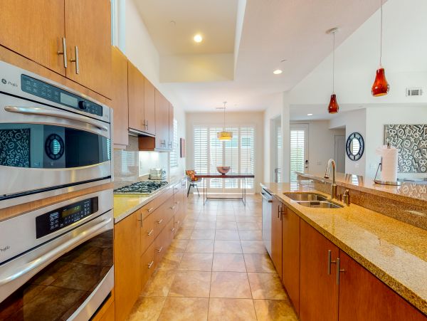 Palm Springs Home 984169