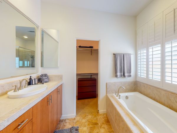 Palm Springs Home 984169