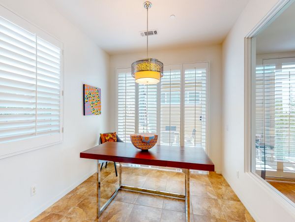 Palm Springs Home 984169