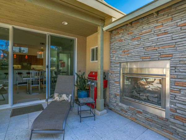 Palm Springs Home 984169